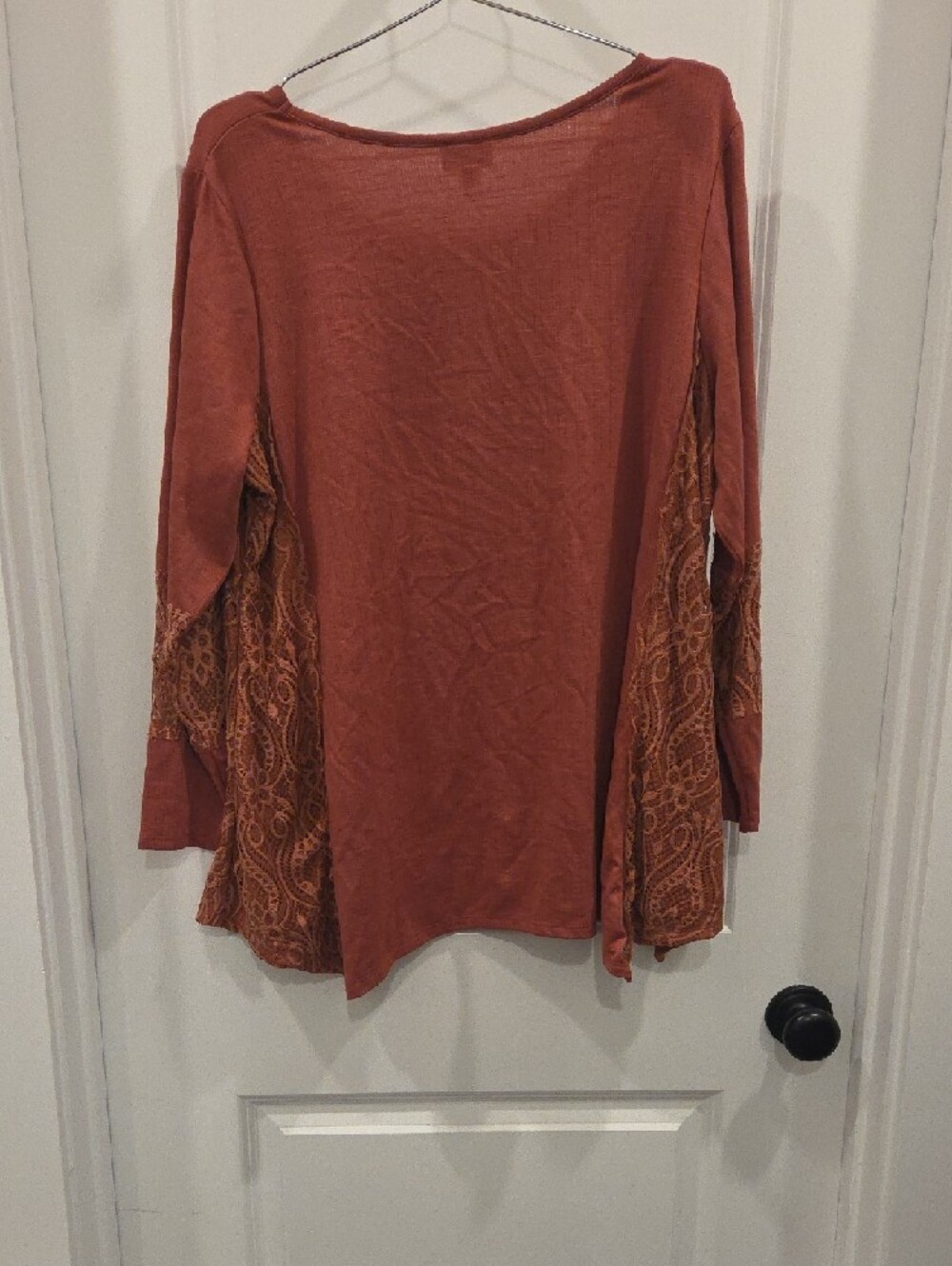 Avenue Lace-Panel Long Sleeve Tunic in Rust - Picture 4 of 4